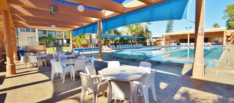 Waterfront Resort | Sleeps 5 | Pool | Wifi