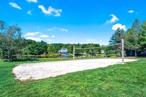Sports court - Cozy - Rustic - Romantic (Coolbaugh Township)