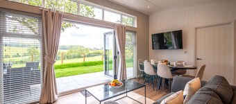 A Stylish Retreat Set in a Scenic Country Club