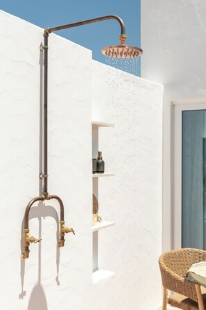 Deluxe Double Room, Patio | Bathroom shower - Palácio de Tavira, a Small Luxury Hotel of the World (Tavira)