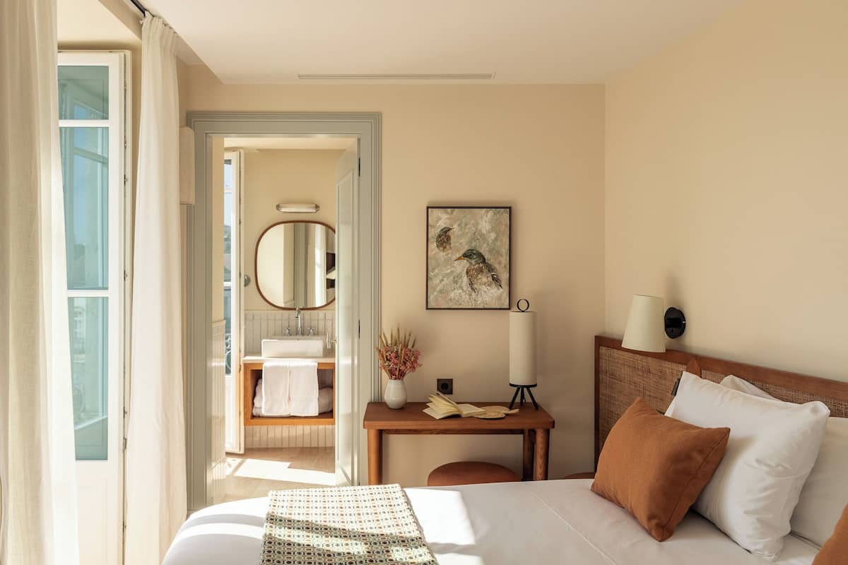 1 bedroom, in-room safe, desk, blackout drapes
