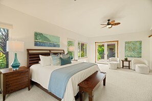 3 makuuhuonetta, työpöytä, silitysrauta/-lauta, vauvan matkasänky