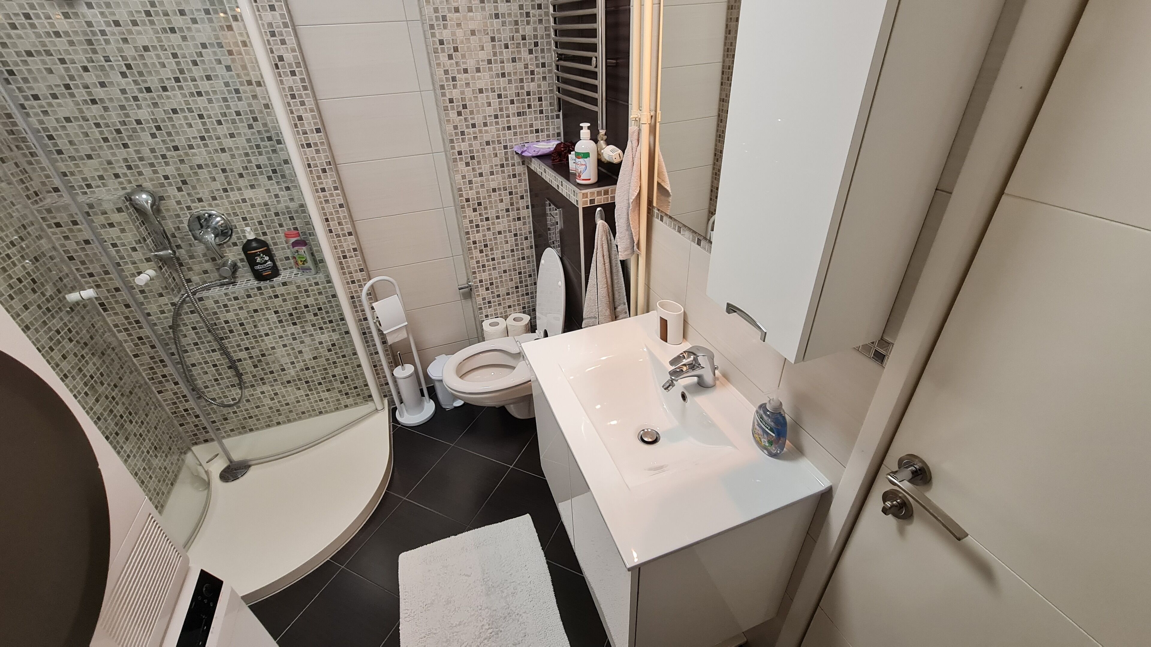 Doccia, asciugacapelli, bidet, asciugamani