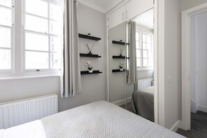 4 bedrooms, iron/ironing board, travel cot, free WiFi