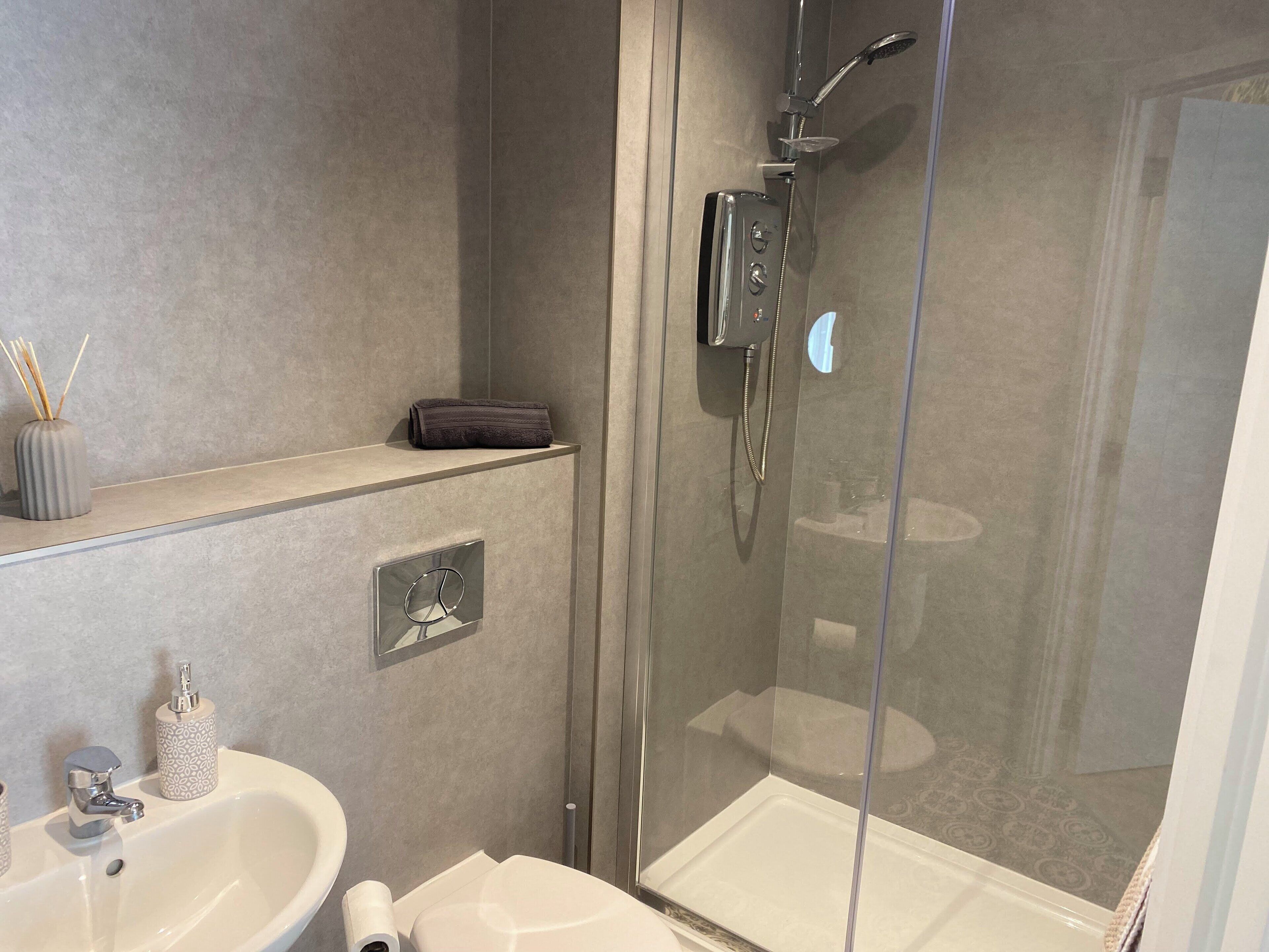 House | Bathroom | Free toiletries, towels, soap, shampoo