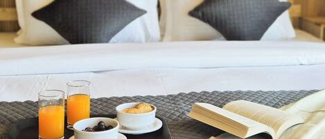 Luxury Quadruple Room | Premium bedding, iron/ironing board, free WiFi, bed sheets