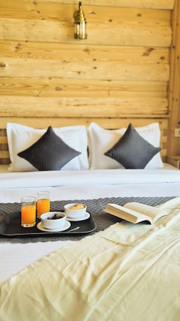 Luxury Quadruple Room | Premium bedding, iron/ironing board, free WiFi, bed sheets