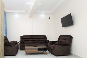 Living area - Shanvilla Resort Ltd (Maragua)