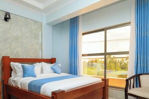 Habitación individual estándar, balcón | Escritorio y espacio para trabajar con laptop