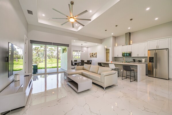 Interior - Pets Welcome - Home on 2.5 Acres in Naples! (Naples)