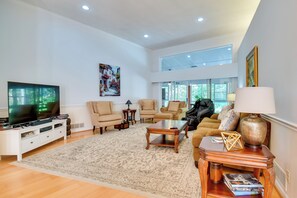 House (4 Bedrooms) | Interior