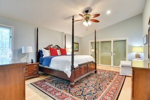 House (4 Bedrooms) | Interior - 4 Mi to Uga: Pet-friendly Home in Athens (Watkinsville)