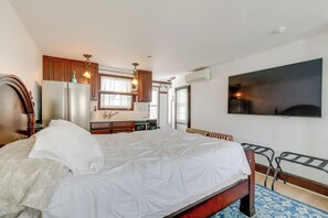 Interior - Beachgoer's Studio in Ocean City - Walk to Shore! (Ocean City)