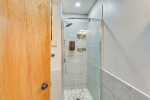 Apartment (3 Bedrooms) | Interior - < 1 Mi to Skiing: Family-friendly Red River Haven (Red River)