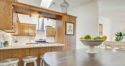 Near Medical Corridor: 'whimsy Wisconsin' Duplex