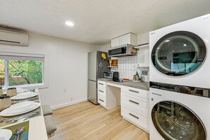 Apartment (0 Bedroom) | Interior