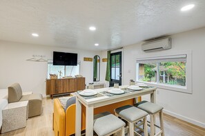 Apartment (0 Bedroom) | Interior - Pet-friendly Studio w/ Fire Pit in Olympia! (Olympia)