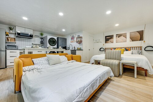 Pet-friendly Studio w/ Fire Pit in Olympia!