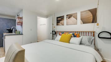 Apartment (0 Bedroom) | Interior