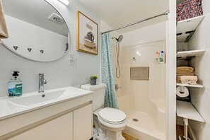 Apartment (0 Bedroom) | Interior - Pet-friendly Studio w/ Fire Pit in Olympia! (Olympia)