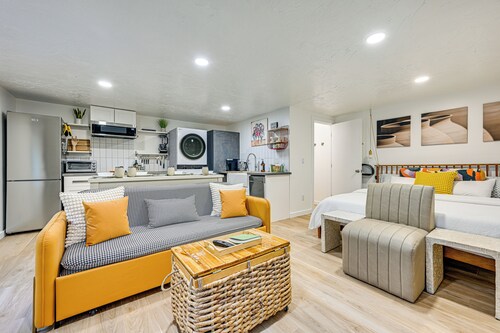 Pet-friendly Studio w/ Fire Pit in Olympia!