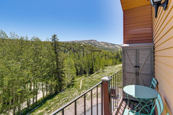 1/2 Mi To Brian Head Resort! Mtn-view Condo - Utah