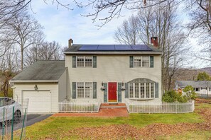 House (3 Bedrooms) | Interior - Monroe Home Near Legoland & State Parks! (Monroe)