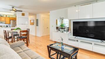 Apartment (3 Bedrooms) | Front of property