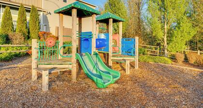 Game Room & Deck: Family-friendly Tumwater Gem