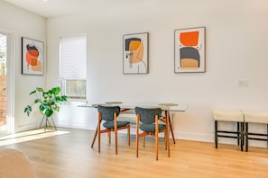 Interior - 2 Mi to Bank of America Stadium: Townhome w/ Patio (Charlotte)