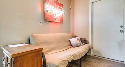 2 Mi to 7f Lodge & Events: Rural Retreat!