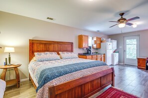 Apartment (0 Bedroom) | Front of property - 2 Mi to 7f Lodge & Events: Rural Retreat! (College Station)