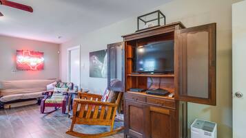 Apartment (0 Bedroom) | Interior