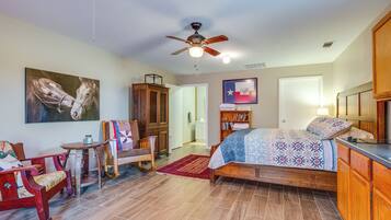 Apartment (0 Bedroom) | Interior