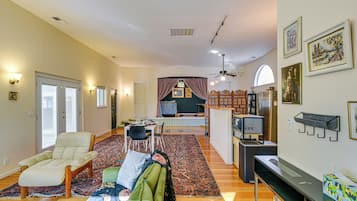 House (1 Bedroom) | Interior