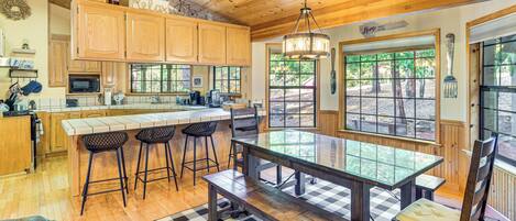 House (3 Bedrooms) | Interior