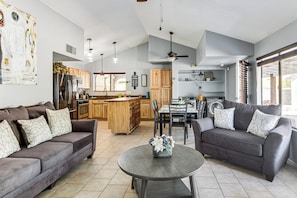House (3 Bedrooms) | Interior