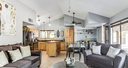 8 Mi to Linda Vista Trail: Tucson Home w/ Patio