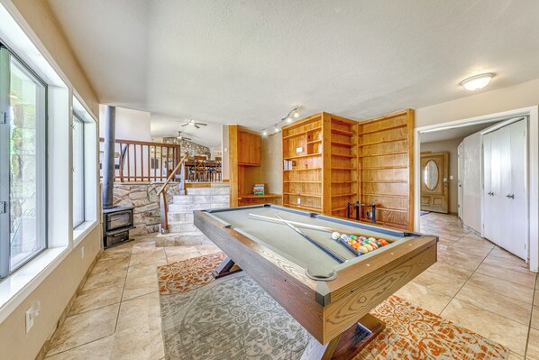 House (5 Bedrooms) | Interior