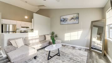 Apartment (2 Bedrooms) | Front of property