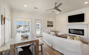 Smart TV, fireplace, offices - Private Heated Pool with 30A Beach View - 3 Bikes (Santa Rosa Beach)