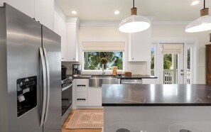 Fridge, microwave, oven, stovetop - Private Heated Pool with 30A Beach View - 3 Bikes (Santa Rosa Beach)