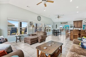 Ferienhaus, 3 Schlafzimmer | Wohnbereich | Smart-TV, Streaming-Dienste