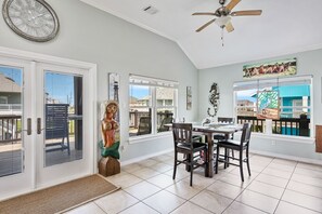 House, 3 Bedrooms | Dining - Outlaw's Inn 3 Bedroom Home (Port Bolivar)