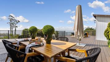 House, 3 Bedrooms | Outdoor dining