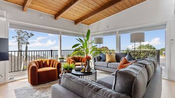 House, 3 Bedrooms | Living area | Streaming services