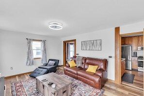 Ferienhaus, 3 Schlafzimmer | Wohnbereich | Smart-TV, Streaming-Dienste