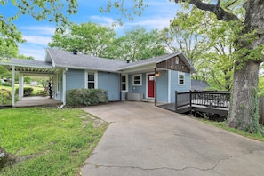 Exterior - Relax And Unwind In The Heart Of Fayetteville 2 Bedroom Home (Fayetteville)