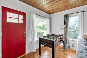 Villa, 2 habitaciones | Sala de juegos