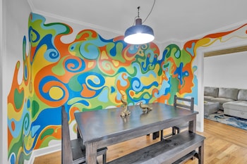 Relax And Unwind In The Heart Of Fayetteville 2 Bedroom Home